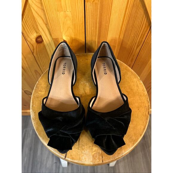 Torrid Black Pointed Toe flats Size 9WW - Picture 2 of 8